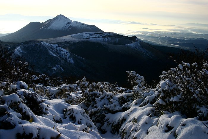高千穂の峰と雪景色
