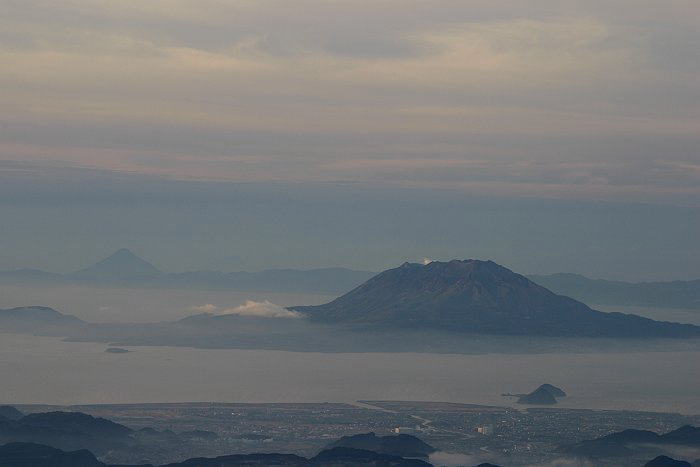 桜島と開聞岳
