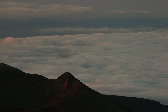 新燃岳と雲海