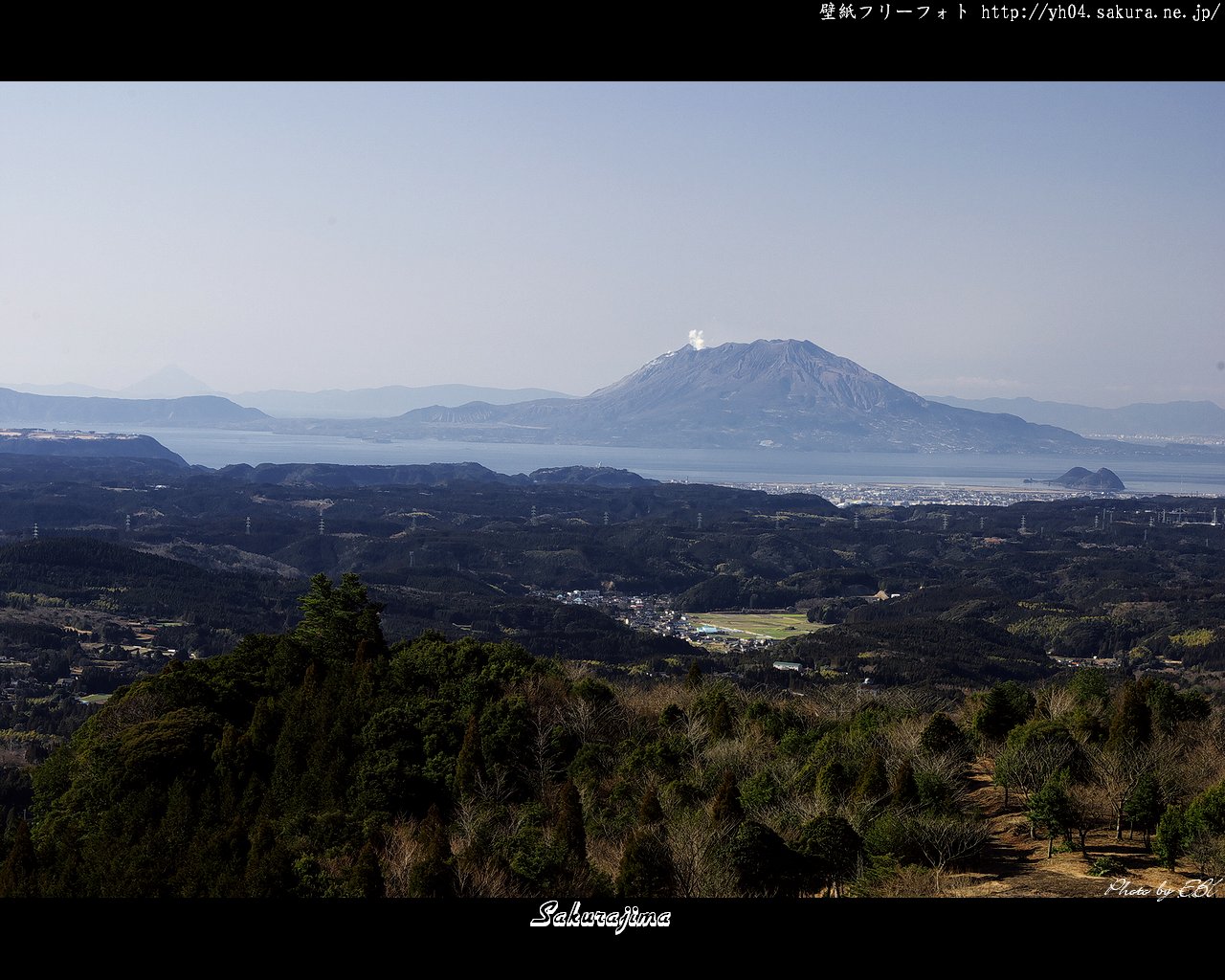 霧島ハイツ付近から見た桜島をモチーフしました 「高画質＋高解像度(1280×1024)」デスクトップ無料壁紙」